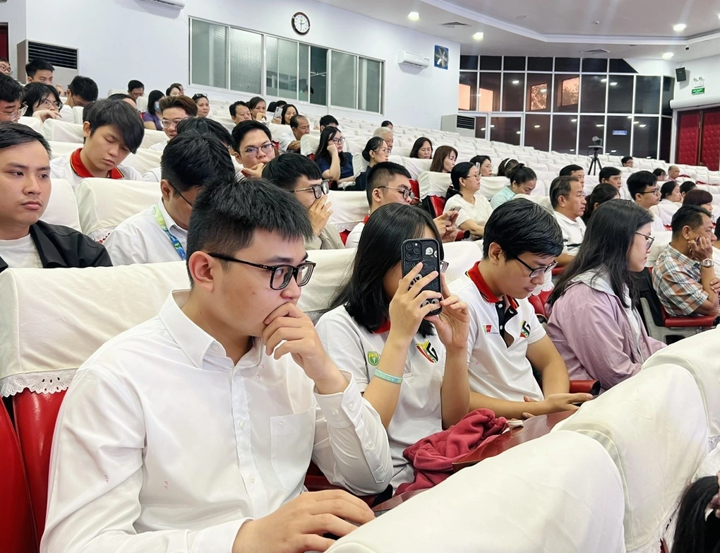 Siết đào tạo ngành y: Bệnh nhân cần biết bác sĩ học ở đâu, chuyên môn gì - 2