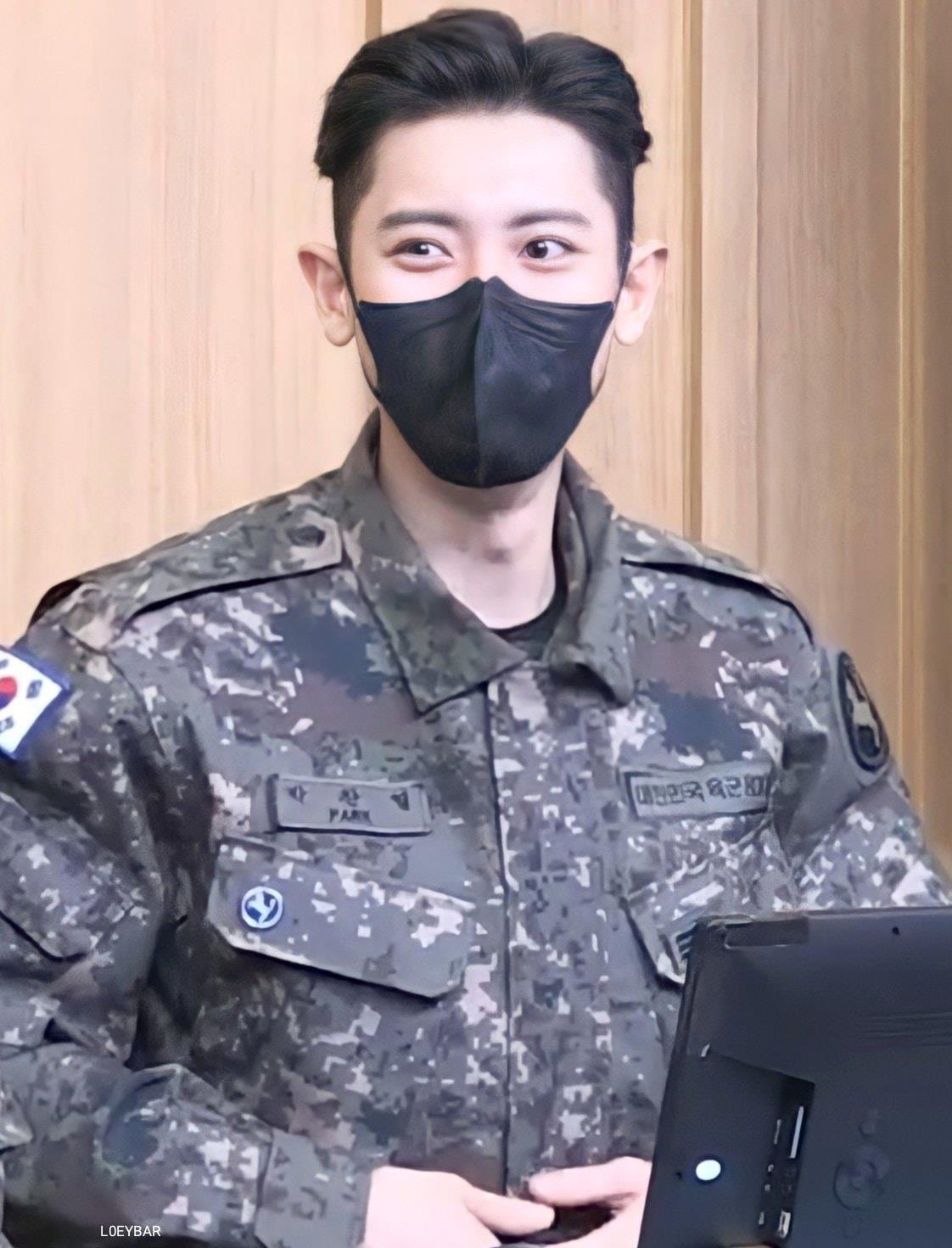 Sự hết thời của ca sĩ nổi tiếng quốc dân: Từng là mỹ nam vạn người mê, nay ê chề bị cắt sóng cũng không ai bênh- Ảnh 4.