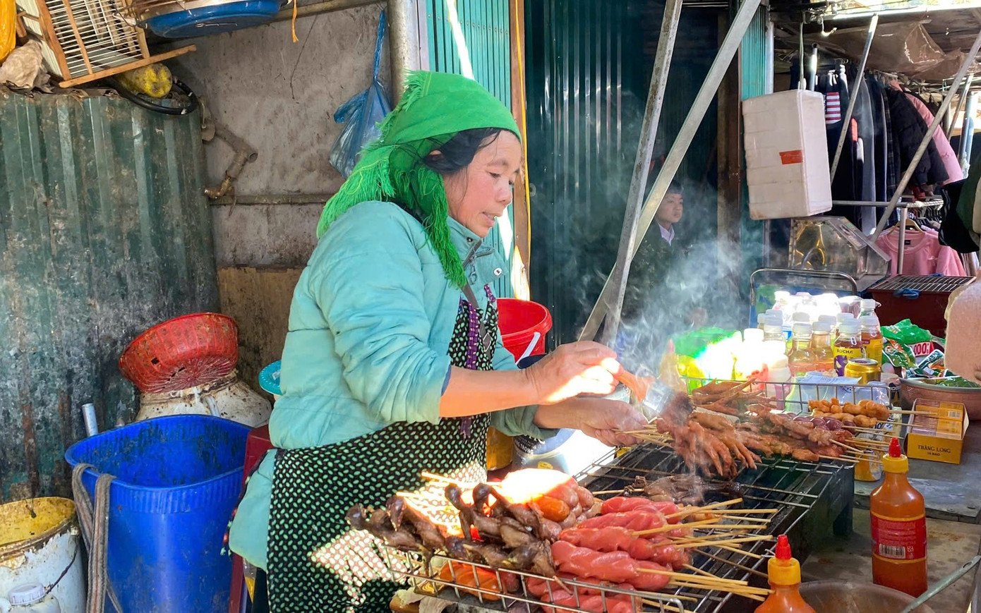 Gen Z rủ nhau lên núi săn mây, ngắm hoa tam giác mạch - 11