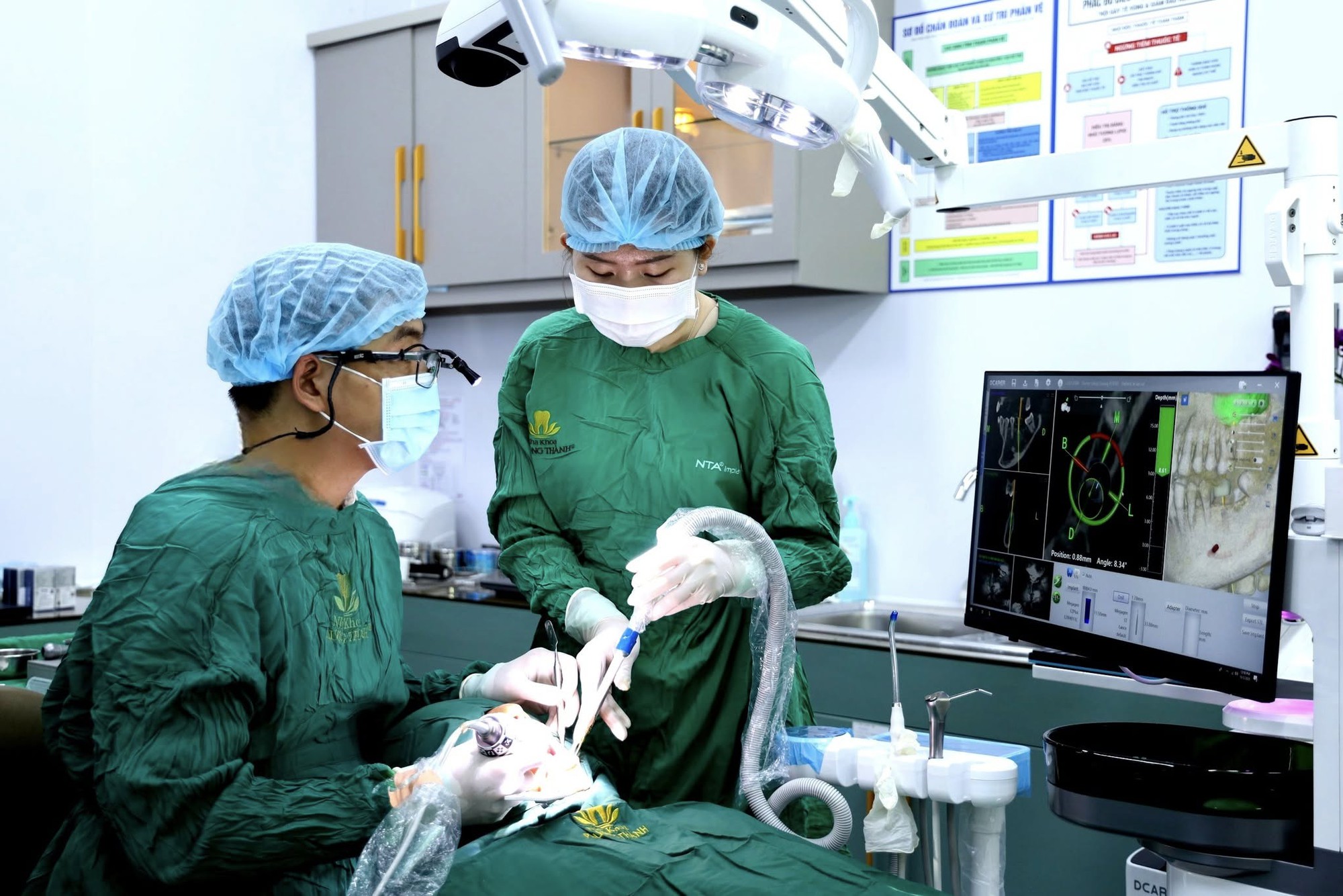 Bác sĩ Phạm Kim Thành được vinh danh Doanh nhân trẻ Việt Nam tiêu biểu 2025 5 Nha khoa Phương Thành - Ảnh 5.