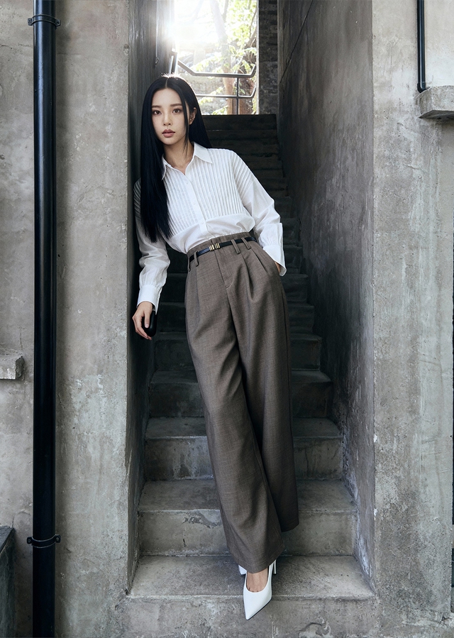 Quần thể thao, quần vải ống rộng, điểm chạm của sự thoải mái nhưng sang chảnh - Ảnh 8.