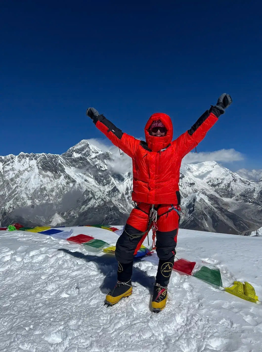 Cô gái 17 tuổi chinh phục Everest, kể chuyện tế nhị ở độ cao tử thần - 2