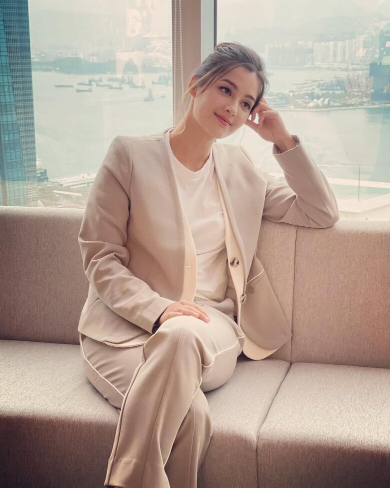 Nhan sắc lai xinh đẹp của Hoa hậu Hồng Kông 2020 Tạ Gia Di.