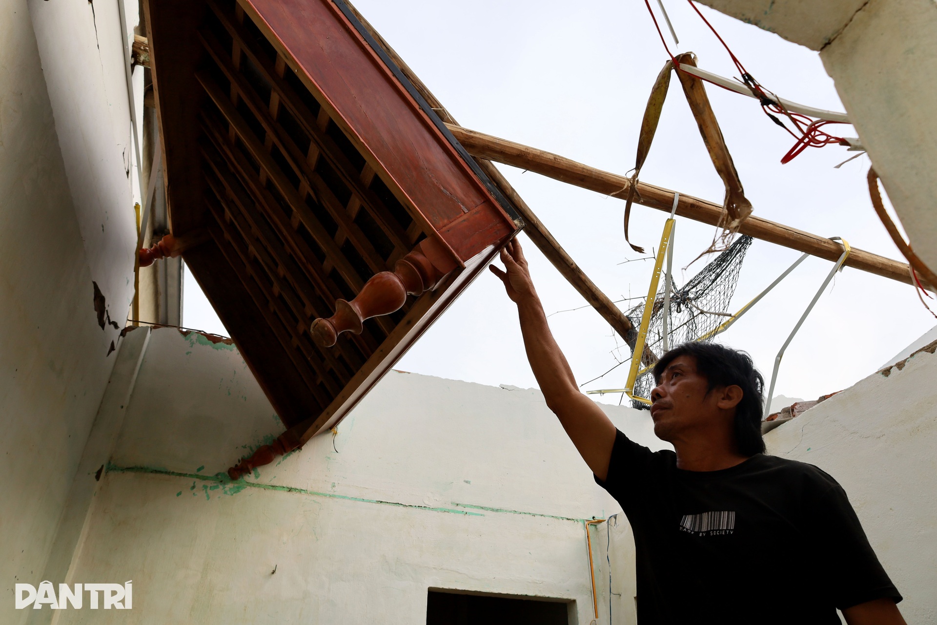 Chuyển gấp hơn 30.000 đơn vị thuốc thiết yếu đến người dân vùng lũ Đắk Lắk - 2