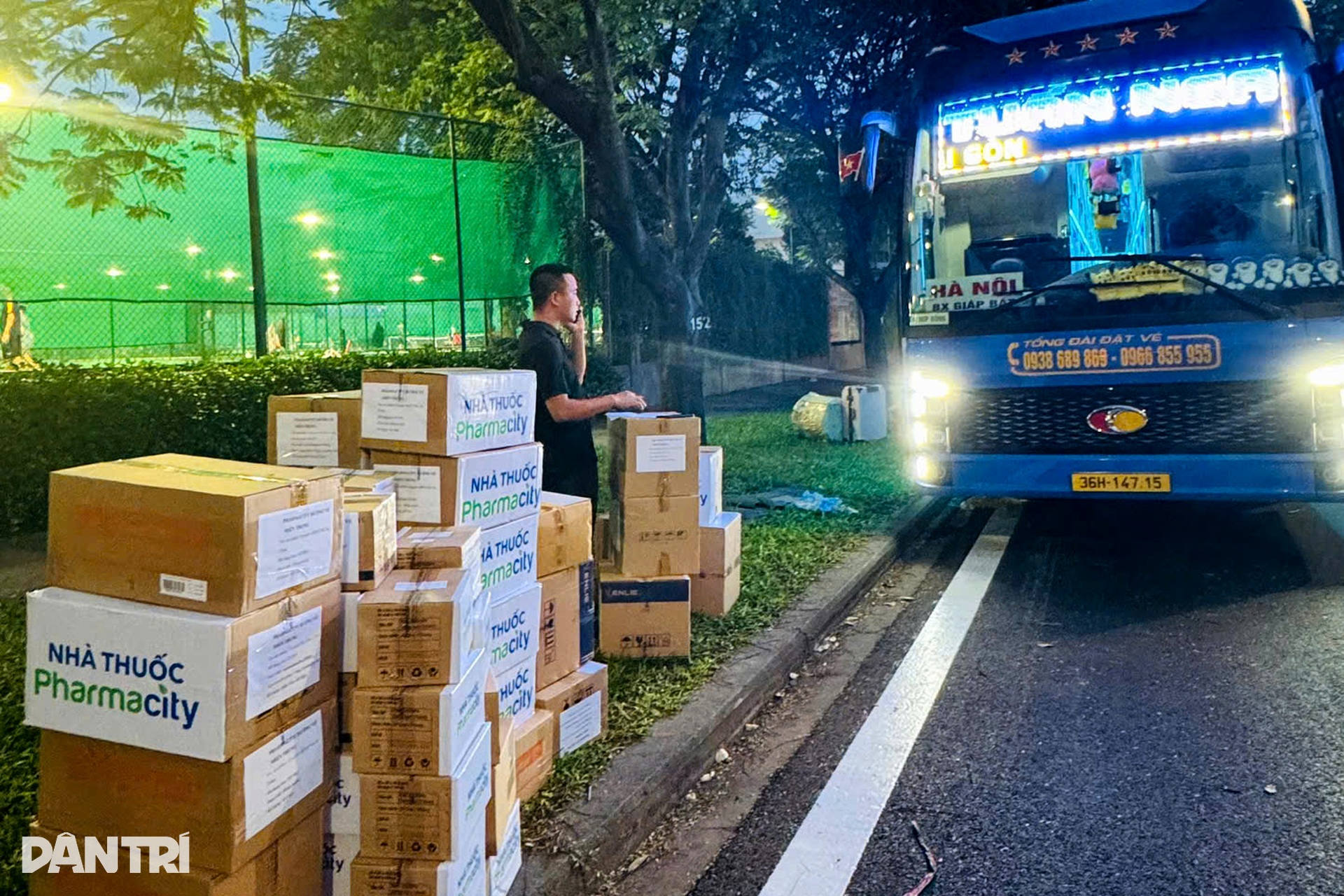 Chuyển gấp hơn 30.000 đơn vị thuốc thiết yếu đến người dân vùng lũ Đắk Lắk - 5