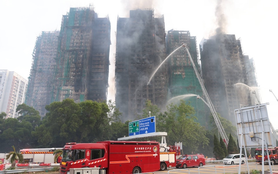 Cháy chung cư Hồng Kông: Những cuộc tự cứu trong tuyệt vọng - Ảnh 3. Cháy chung cư Hồng Kông: Những cuộc tự cứu trong tuyệt vọng - Ảnh 3.