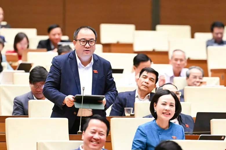 Đại biểu Phạm Trọng Nghĩa (đoàn Lạng Sơn). Ảnh: QH Dai-bieu-de-nghi-cam-lam-dung-AI-trong-khu-vuc-cong.jpg