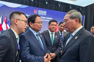 Thủ tướng Phạm Minh Chính gặp Thủ tướng Trung Quốc Lý Cường