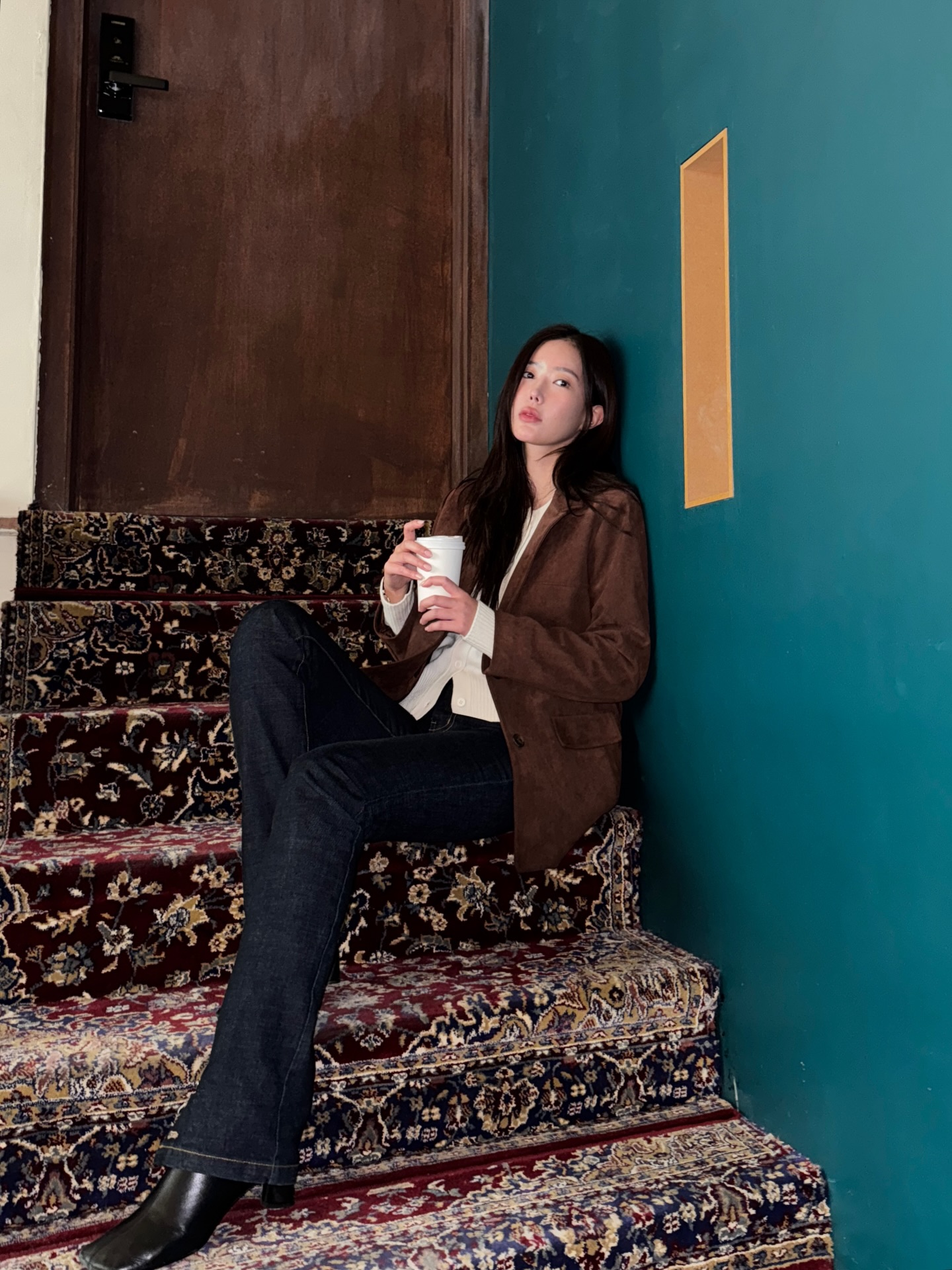 Từ những item rất quen thuộc, sao nữ Hàn có 5 công thức trang phục siêu hack tuổi 3 1764281194 790 Tu nhung item rat quen thuoc sao nu Han co