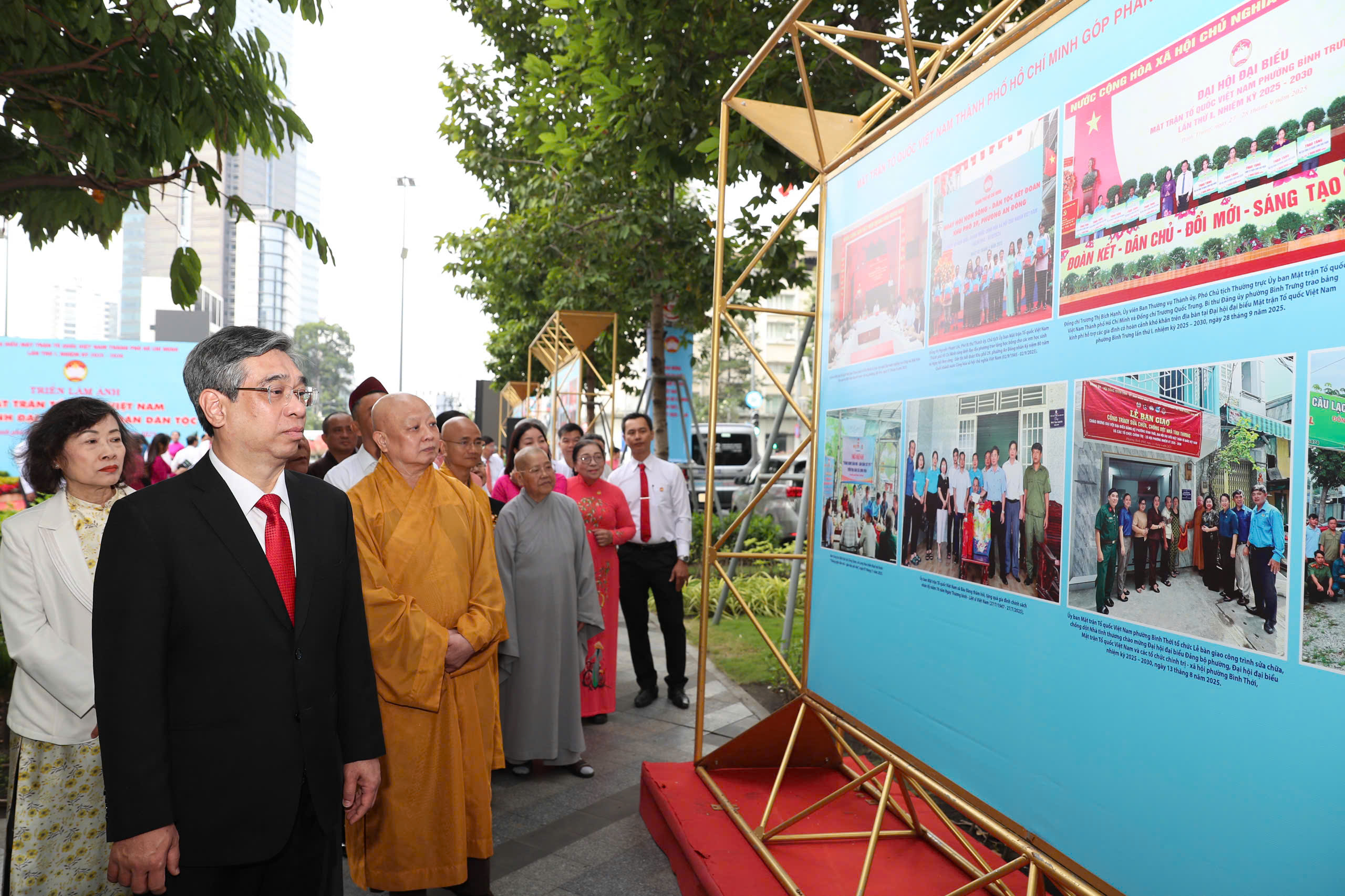 TPHCM khai mạc triển lãm MTTQ Việt Nam - phát huy sức mạnh đại đoàn kết - Ảnh 3.