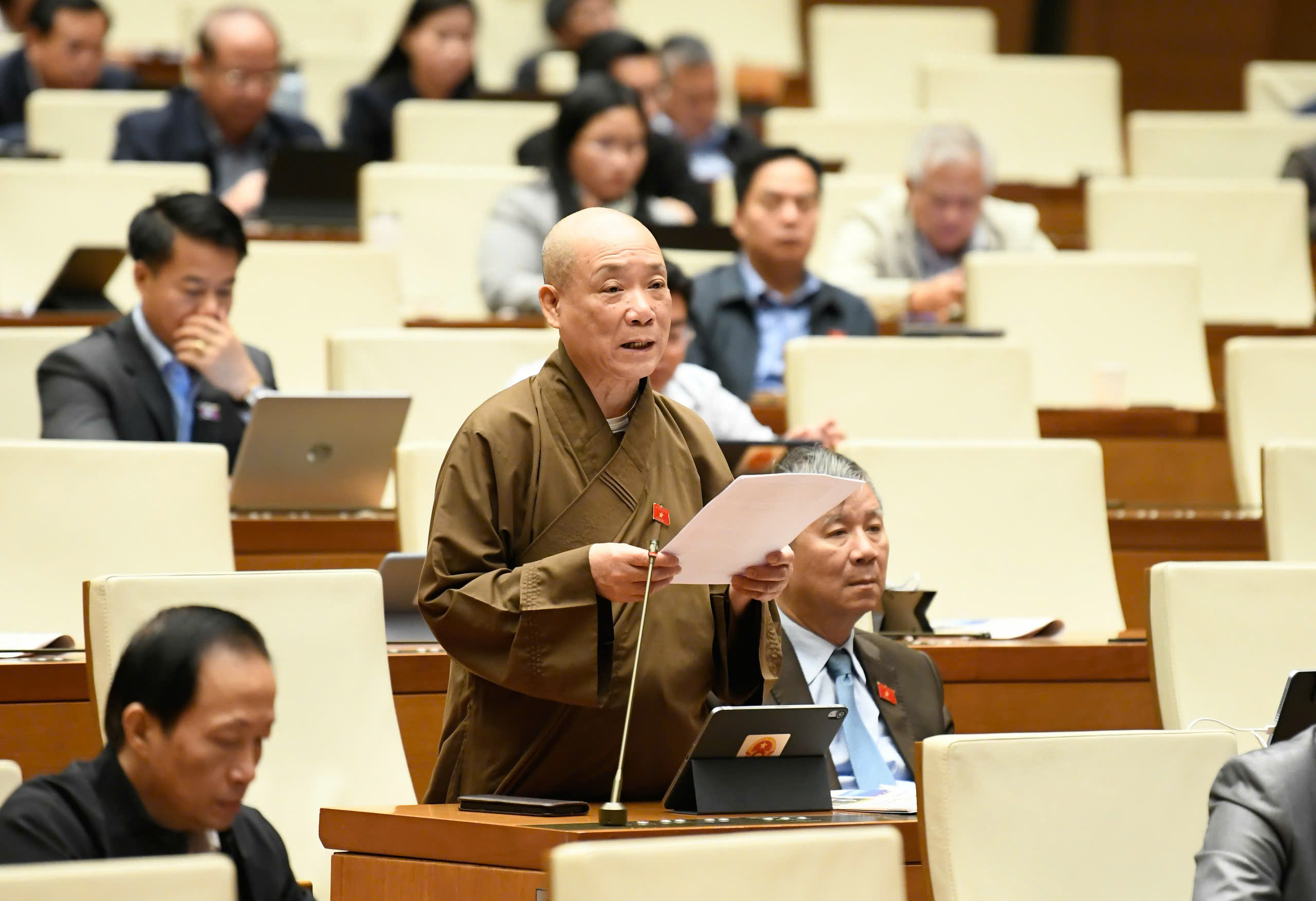 Dự án chờ đợi văn bản góp ý gây khó khăn cho doanh nghiệp đầu tư - Ảnh 2.