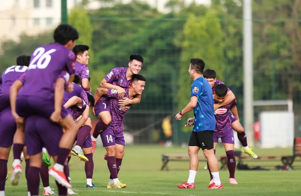 thai-lan-doi-lich-gay-xao-tron-u-22-viet-nam-va-mon-bong-da-nam-sea-games-33 (2).jpg