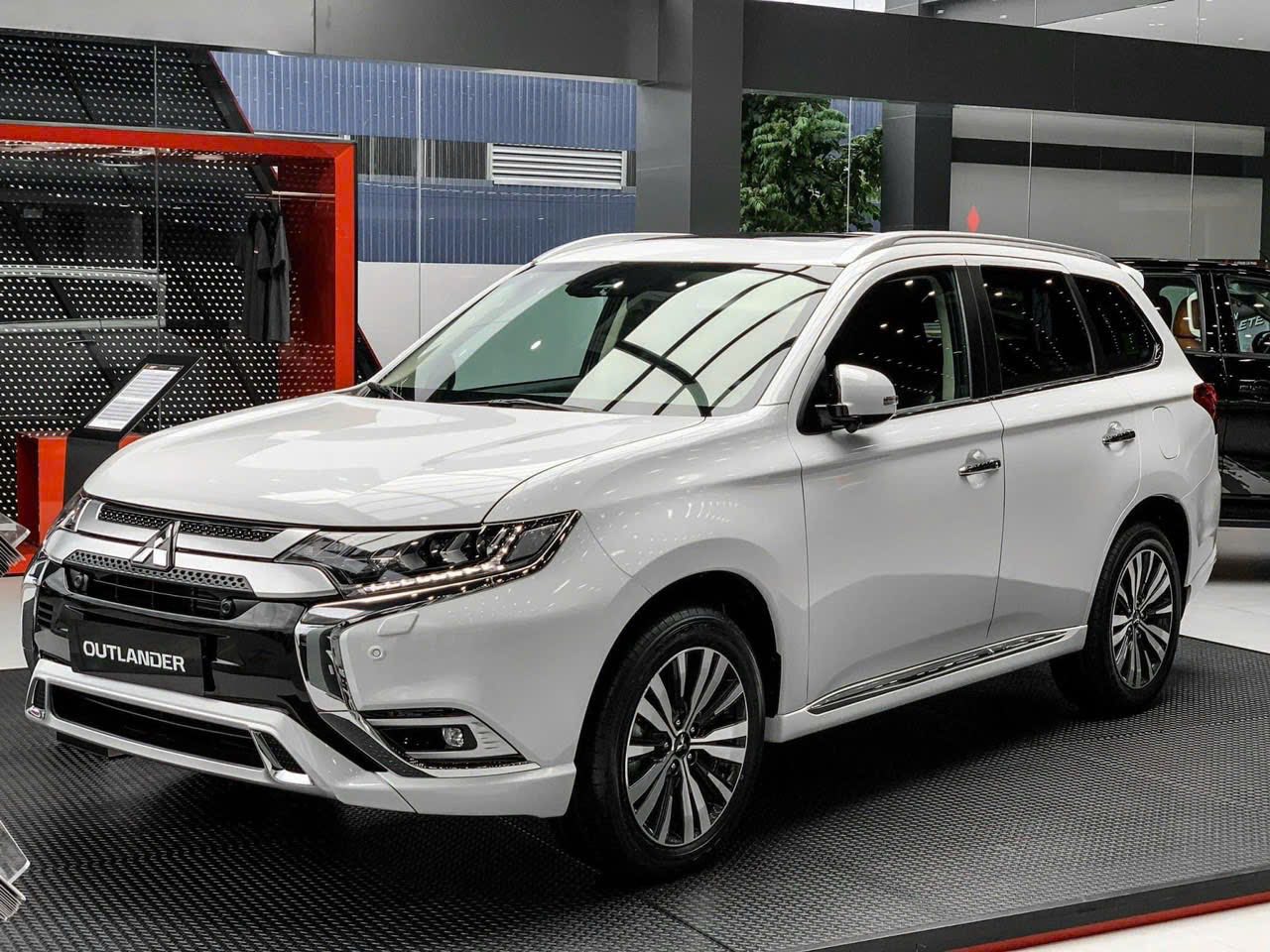 Mitsubishi Outlander - Ảnh 2.