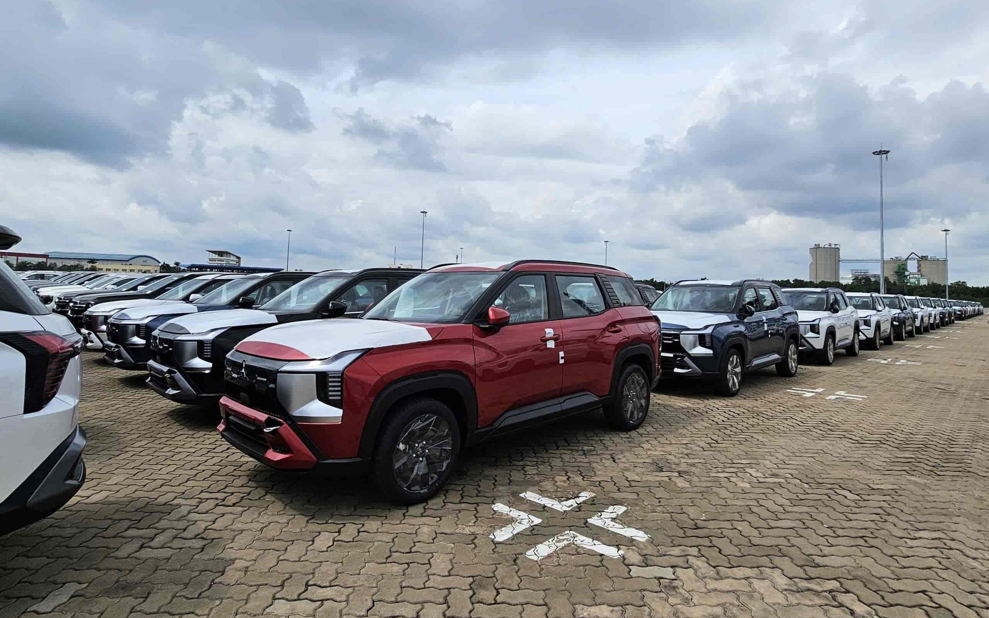 Mitsubishi Outlander - Ảnh 3.