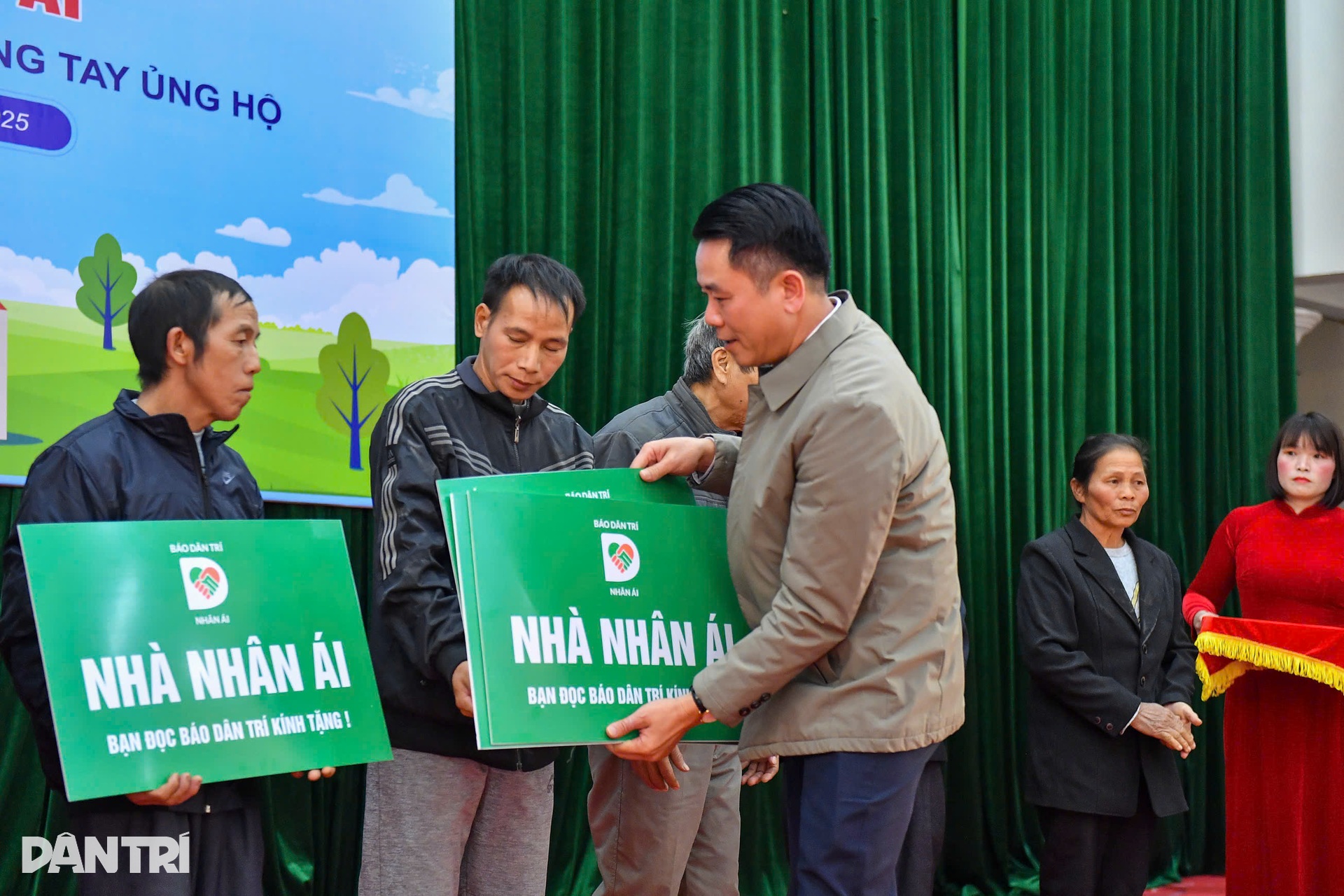 Khánh thành 13 nhà Nhân ái ở Cao Bằng, người dân an tâm đón Tết - 5