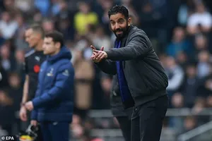 MU bất bại là chưa đủ