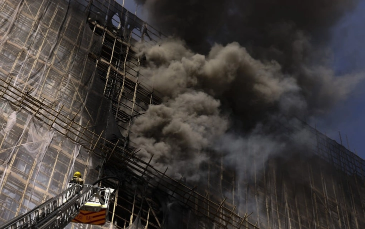 Từ vụ hỏa hoạn khiến 94 người chết ở Hong Kong, các nước ngăn thảm kịch tại chung cư ra sao? - Ảnh 2.