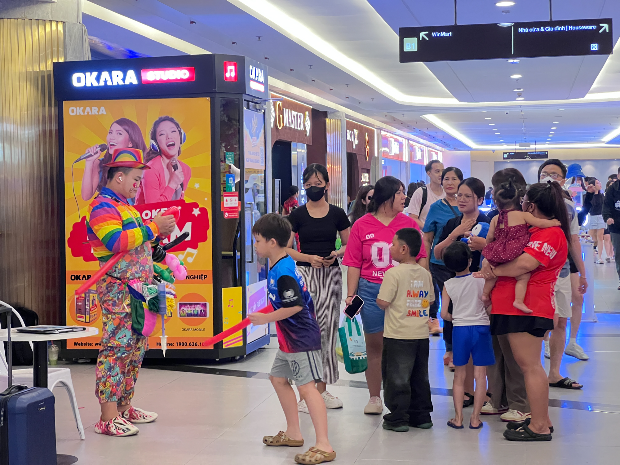 Cảnh trái ngược ở 2 tòa tháp biểu tượng ở TP.HCM: Nơi kín chỗ, nơi đìu hiu- Ảnh 11.