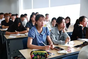 Đào tạo cử nhân luật: Trường chuyên hay đa ngành?