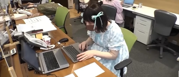 1764323692 941 Chang trai mac do nu lam nghe kem danh gia