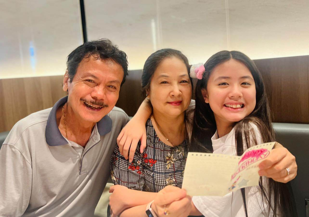 Bố mẹ chồng Thanh Hiền yêu thương cháu nội.