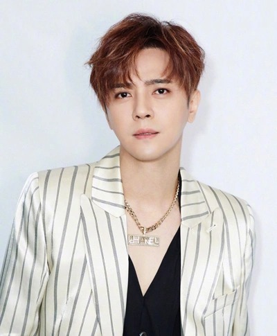 Ca sĩ T. bị cấm diễn toàn quốc làm xét nghiệm ADN, nhận kết quả mà 