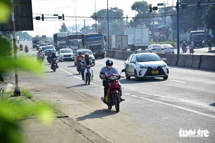 Nghiên cứu giới hạn tốc độ xe tải nặng khi đi làn hỗn hợp để giảm tai nạn ở TP.HCM - Ảnh 2.