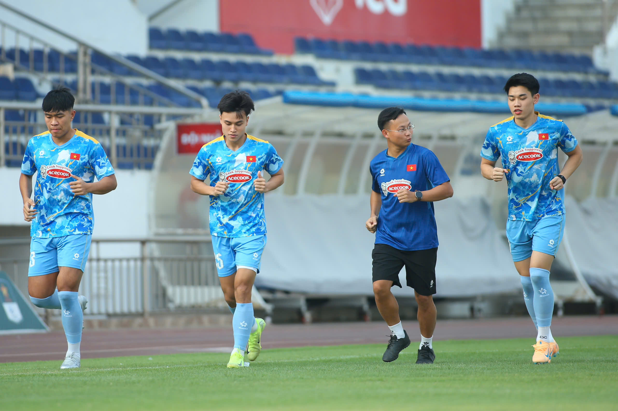 Đình Bắc hưng phấn, ông Kim cảm kích CLB CAHN, U.23 Việt Nam sẵn sàng bùng nổ - Ảnh 5.