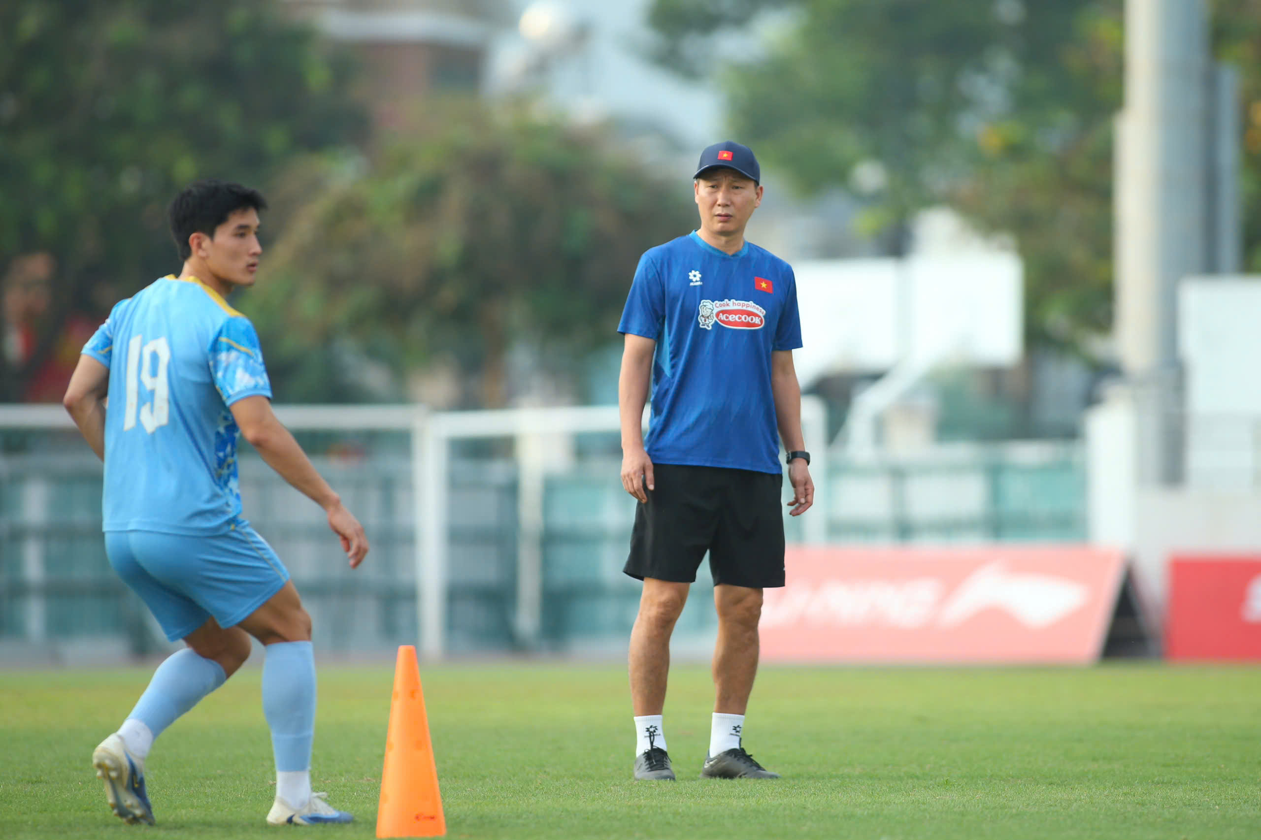 Đình Bắc hưng phấn, ông Kim cảm kích CLB CAHN, U.23 Việt Nam sẵn sàng bùng nổ - Ảnh 9.