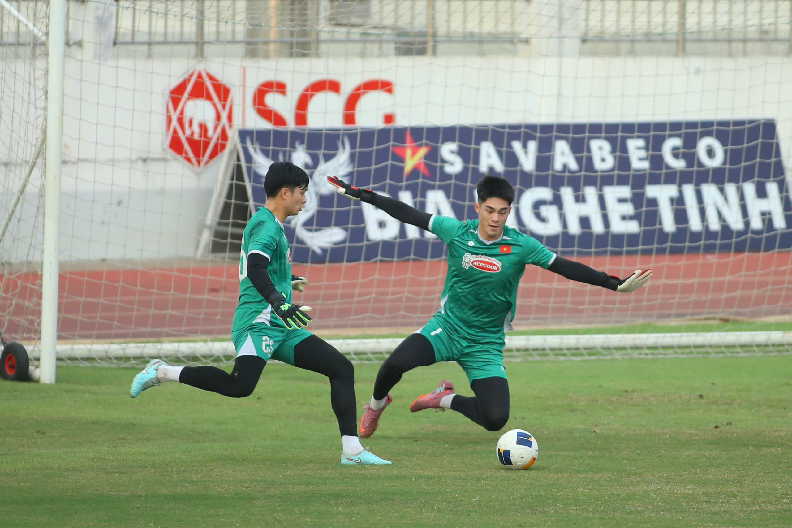 Đình Bắc hưng phấn, ông Kim cảm kích CLB CAHN, U.23 Việt Nam sẵn sàng bùng nổ - Ảnh 13.