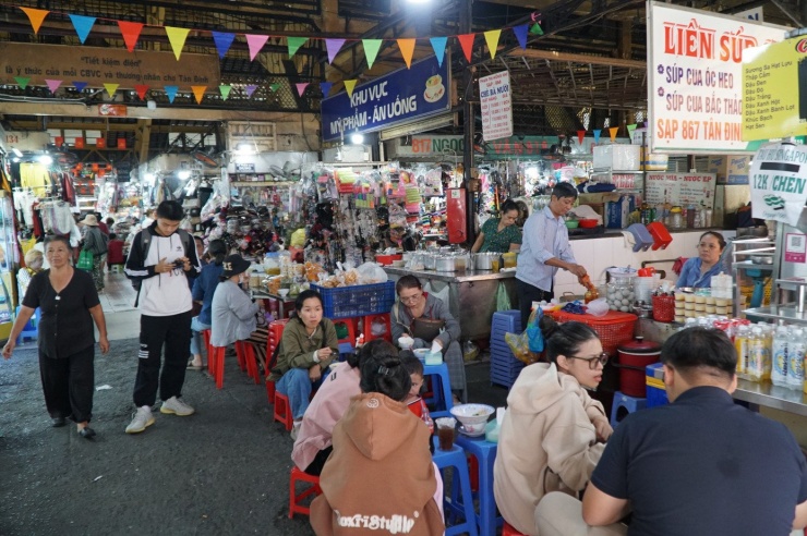 'Đệ nhất chợ' trăm tuổi ở TPHCM là Di tích kiến trúc cấp thành phố - 5