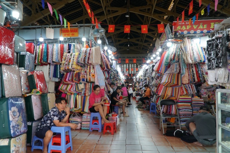 'Đệ nhất chợ' trăm tuổi ở TPHCM là Di tích kiến trúc cấp thành phố - 13