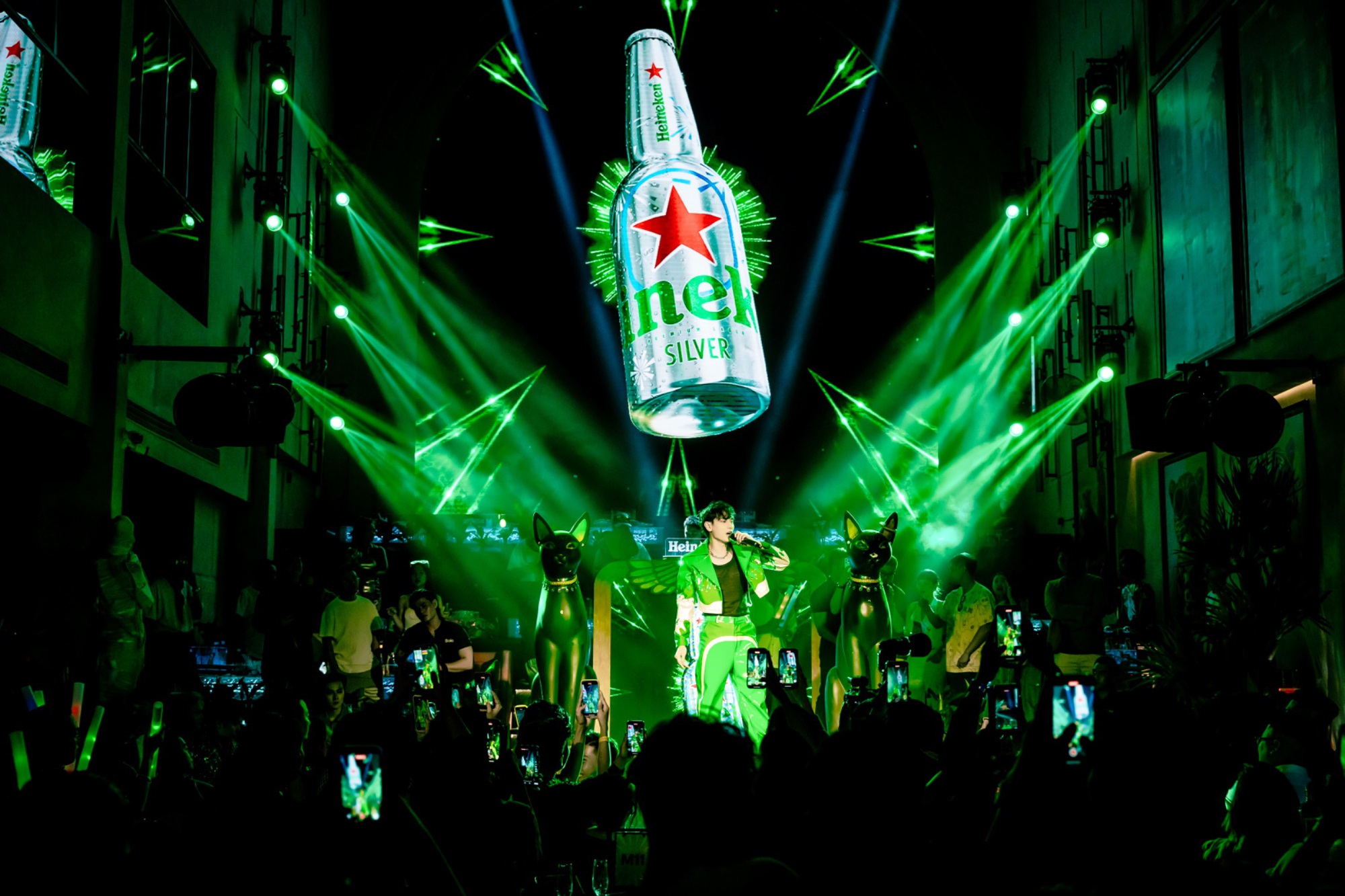 Giới trẻ TP. Hồ Chí Minh đổ xô check-in điểm đến tiệc tùng mới toanh: Không gian sang xịn, mở màn đêm tiệc cực cool!- Ảnh 6.