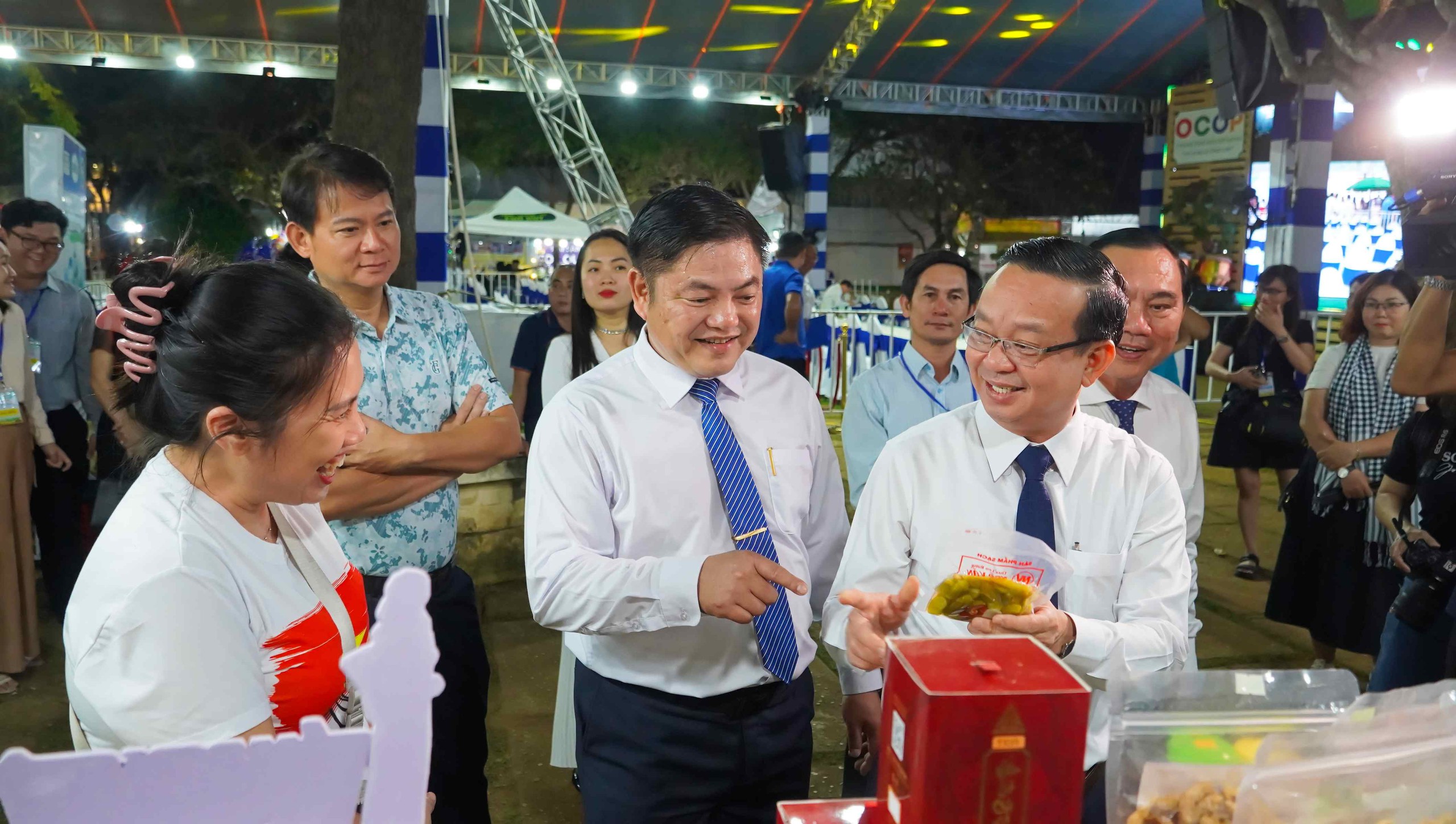 TPHCM khai mạc Sự kiện kết nối giao thương sản phẩm OCOP lần thứ I 6 TP HCM khai mạc Sự kiện kết nối giao thương sản phẩm OCOP lần thứ I năm 2025 - Ảnh 6.