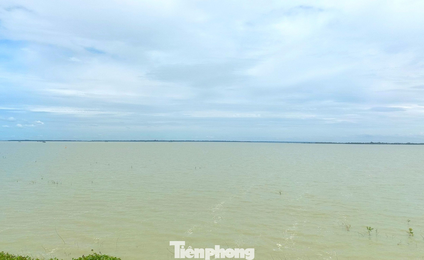 Toàn cảnh hồ nước nhân tạo lớn nhất Đông Nam Á khiến người dân thấp thỏm khi xả lũ- Ảnh 12.