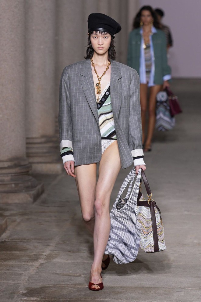 'May đo mềm nổi sóng', suit, vest trẻ trung lại lên ngôi- Ảnh 4.