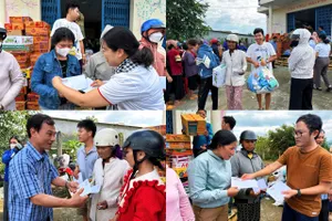 Bạn đọc Báo Pháp Luật TP.HCM tiếp sức bà con vùng lũ Khánh Hòa