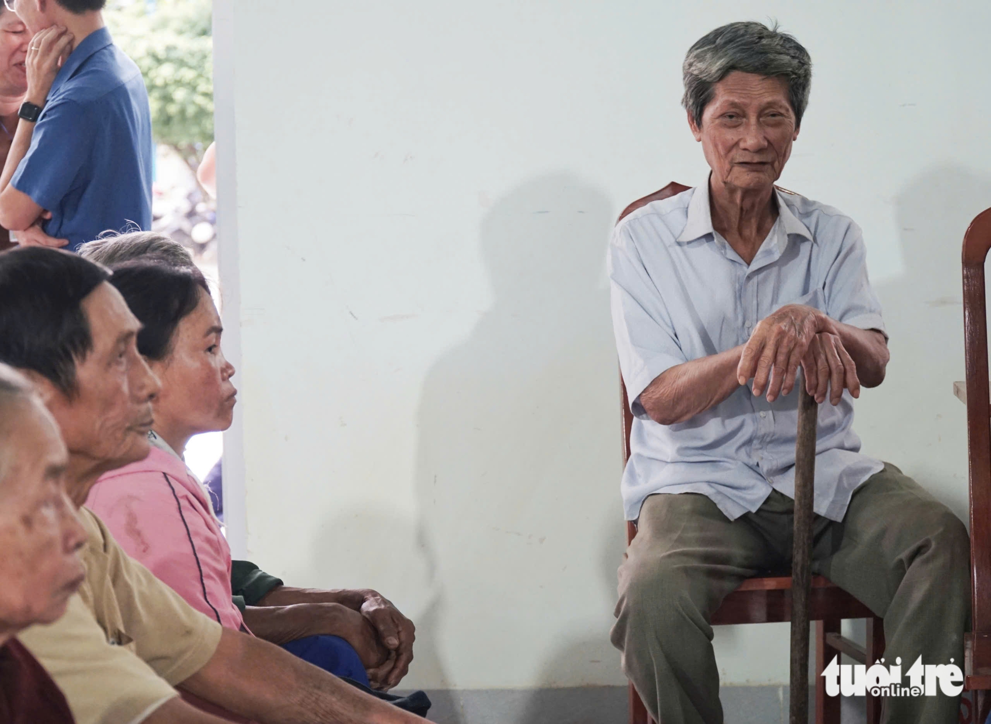 Thành đoàn TP.HCM và báo Tuổi Trẻ tặng 300 suất quà cho người dân vùng lũ Khánh Hòa- Ảnh 3. Thành Đoàn TP.HCM và báo Tuổi Trẻ tặng 300 suất quà cho người dân vùng lũ Khánh Hòa - Ảnh 3.