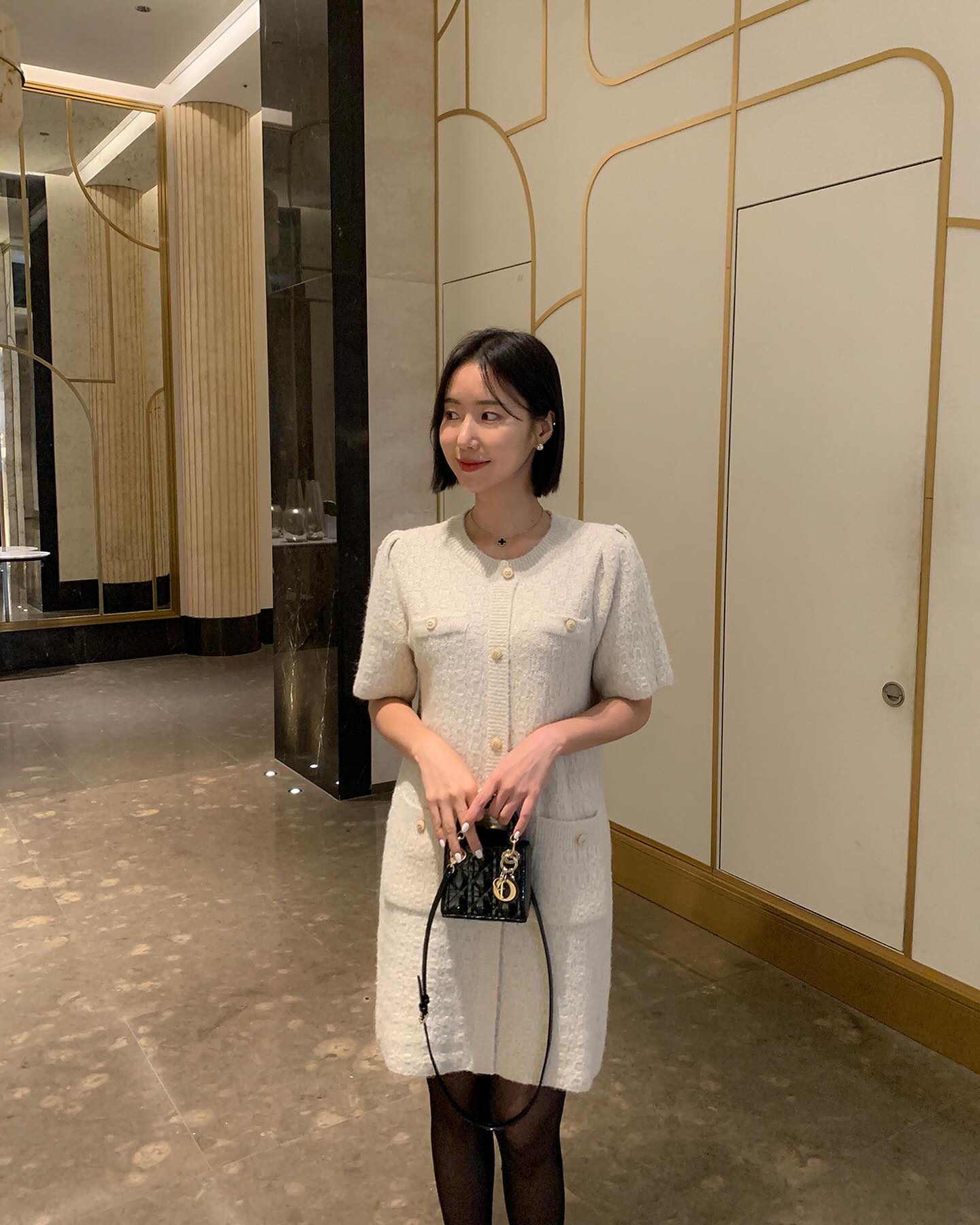 1764353844 588 5 cach dien vay mua dong don gian ma dep