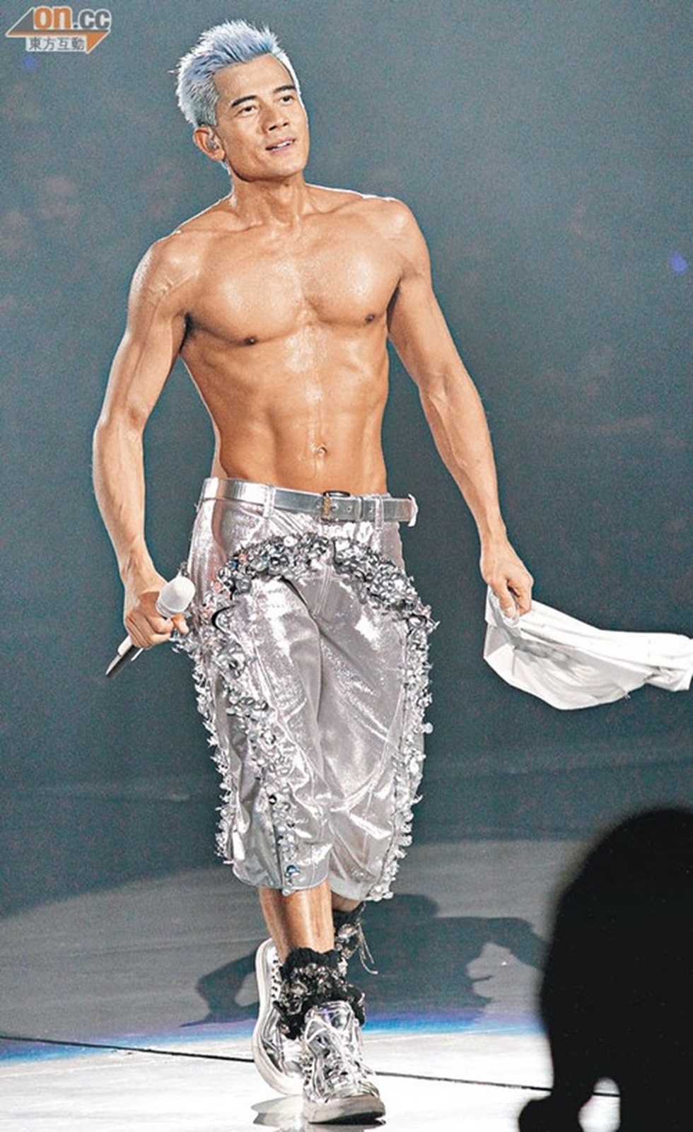 Tứ đại thiên vương sắp nhận thẻ người cao tuổi: Gợi nhớ thời hoàng kim - 3