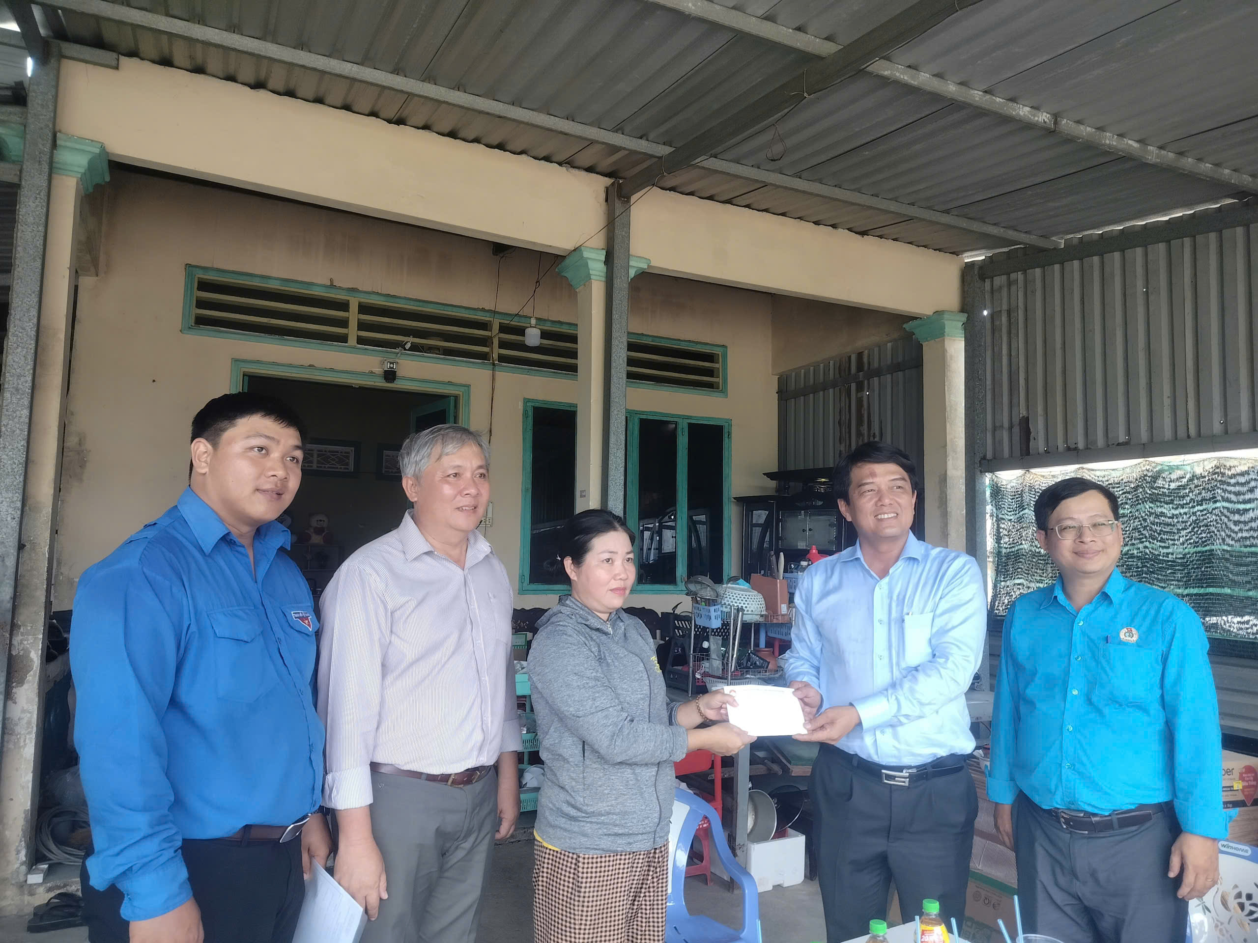 - Ảnh 4. - Ảnh 4.