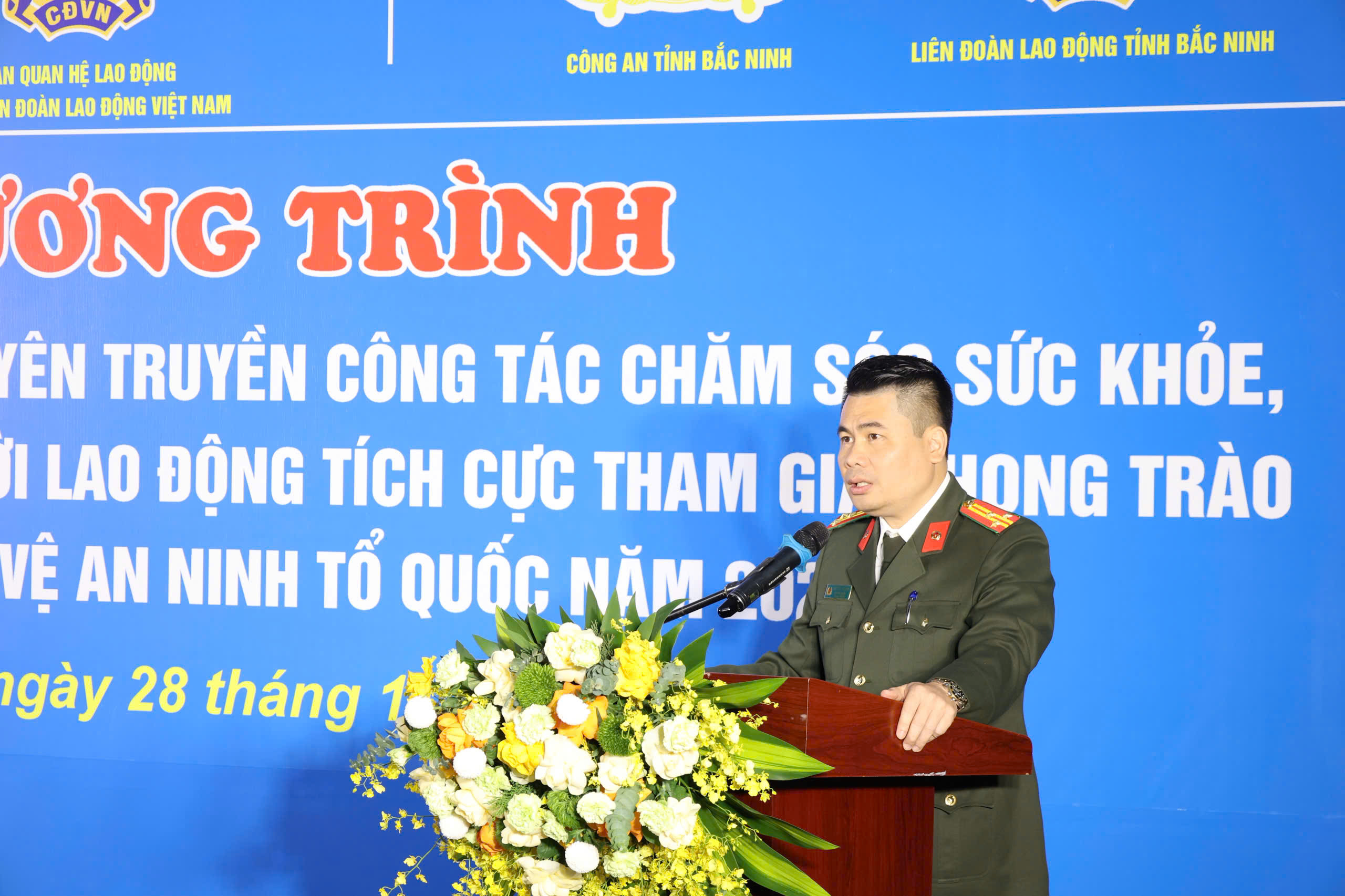 Tổng Liên đoàn và Bộ Công an tổ chức khám bệnh miễn phí cho 15.000 công nhân ở 7 tỉnh, thành - Ảnh 2.