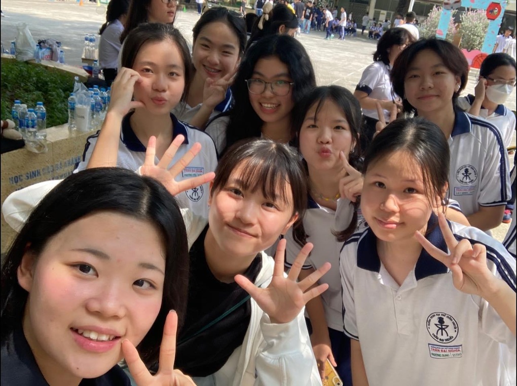 Nhận học bổng từ Chính phủ, nữ sinh chuyển ngay đến đồng bào vùng lũ - 3