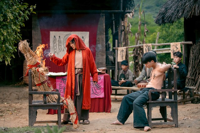 Xem phim kinh dị Việt 2025 mà sợ chán còn hơn sợ ma- Ảnh 4. Xem phim kinh dị Việt 2025 mà sợ chán còn hơn sợ ma- Ảnh 4.