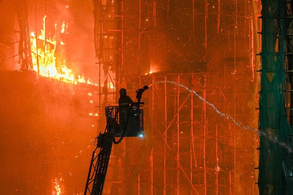 Giây phút sinh tử trong căn phòng hỏa ngục chung cư Hong Kong - 2