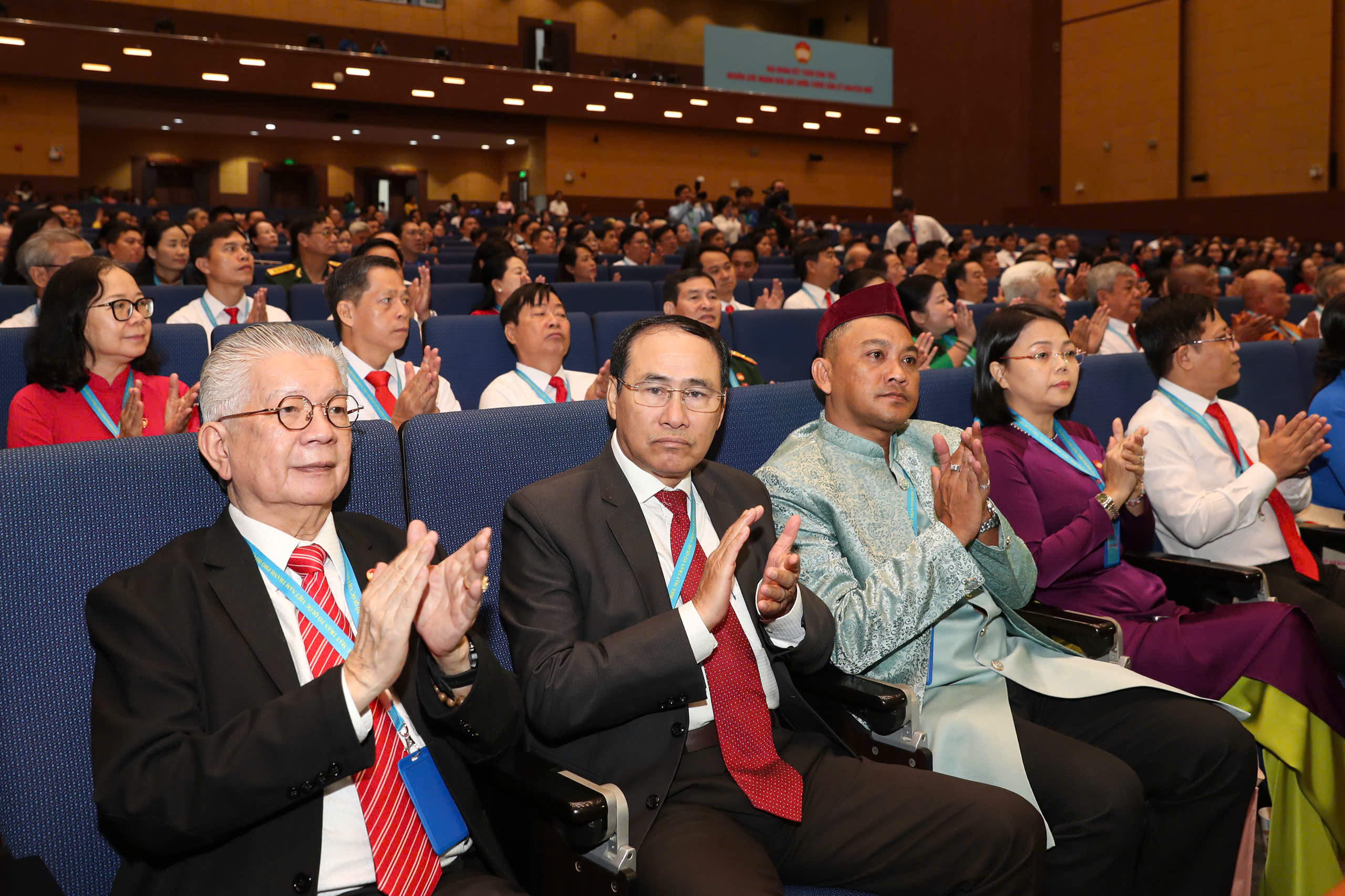 Đại hội đại biểu MTTQ Việt Nam TPHCM lần I khẳng định sức mạnh đại đoàn kết toàn dân - Ảnh 6. Đại hội đại biểu MTTQ Việt Nam TPHCM lần I khẳng định sức mạnh đại đoàn kết toàn dân - Ảnh 6.