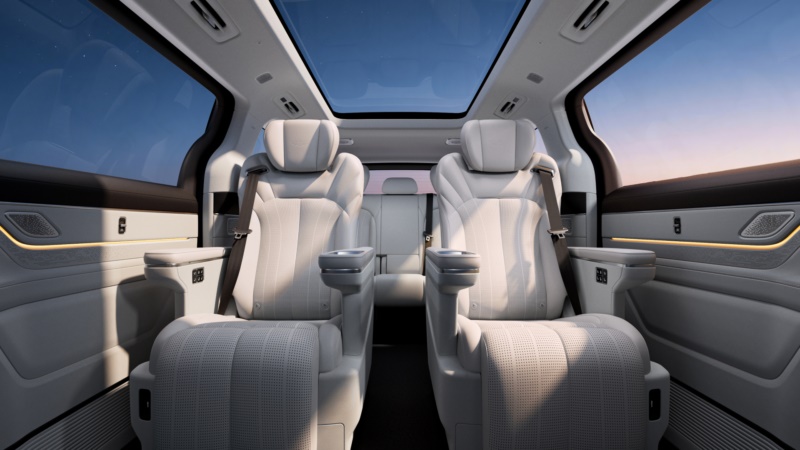 Xe MPV lập kỷ lục chứa được tới 42 người trưởng thành một lúc 5 MPV - Ảnh 5.