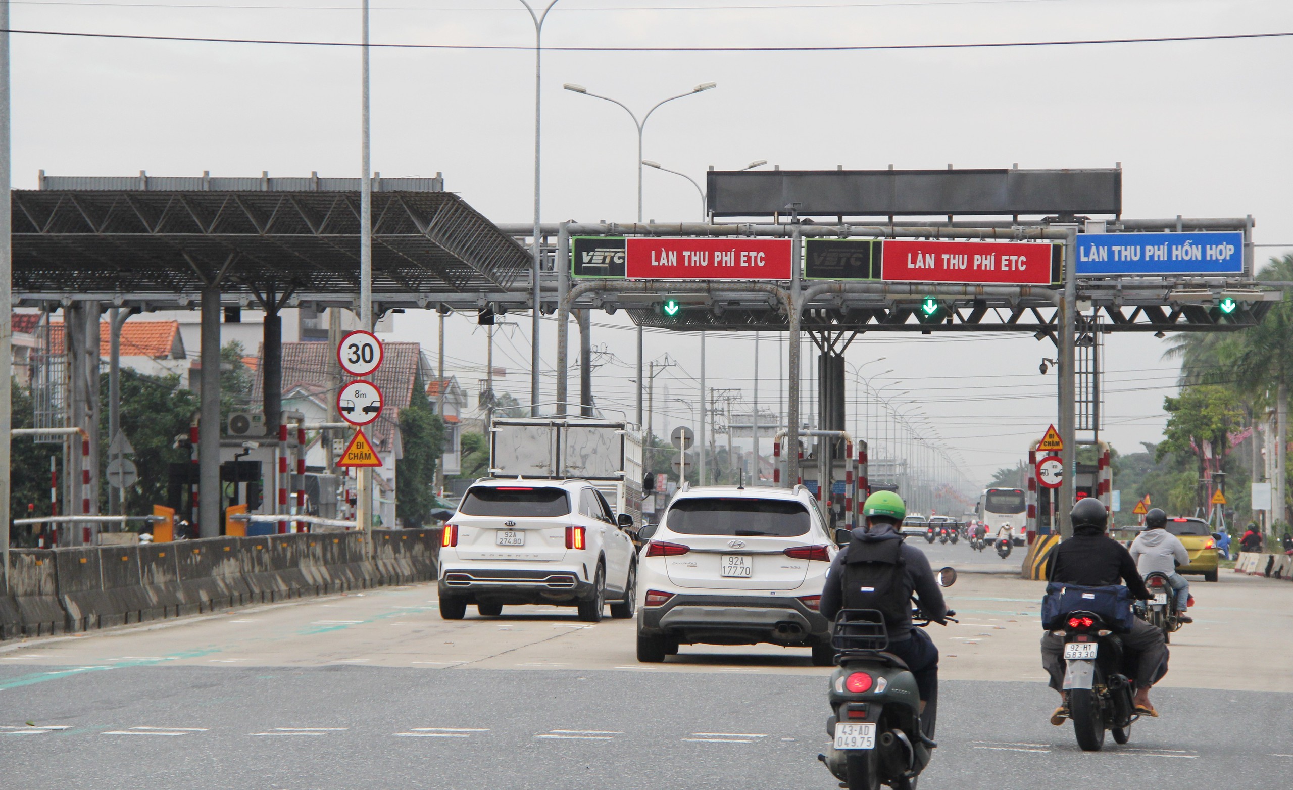 Xe né trạm BOT ở Đà Nẵng: Chủ tịch phường kể câu chuyện đau lòng - Ảnh 4.