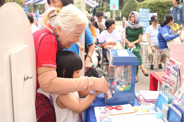 Khoảng trống tài chính có thể khiến ca nhiễm HIV/AIDS ở Việt Nam tăng trở lại- Ảnh 4.