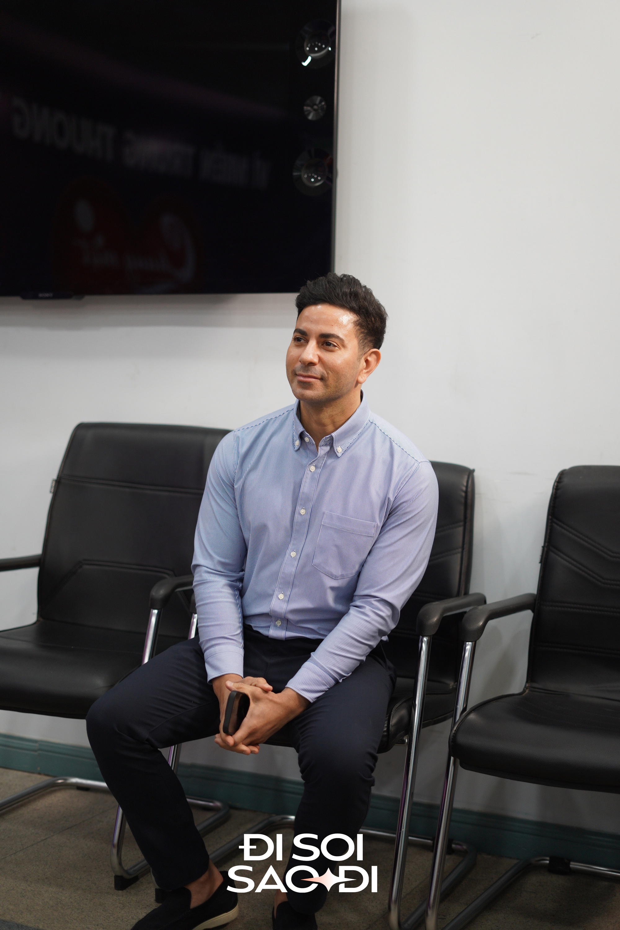 Cận dung mạo và thái độ của chồng sắp cưới Tiên Nguyễn 6 1764392944 483 Can dung mao va thai do cua chong sap cuoi